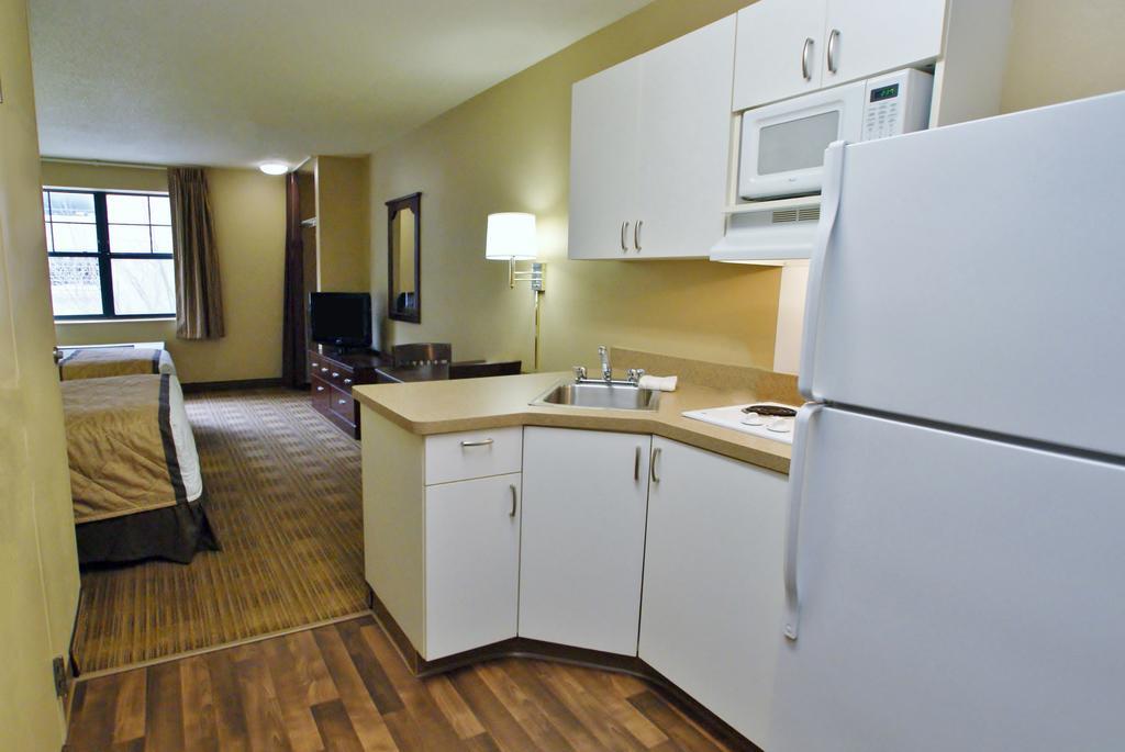 Mainstay Suites Chicago הילסייד מראה חיצוני תמונה