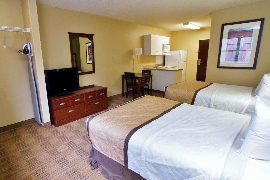 Mainstay Suites Chicago הילסייד מראה חיצוני תמונה